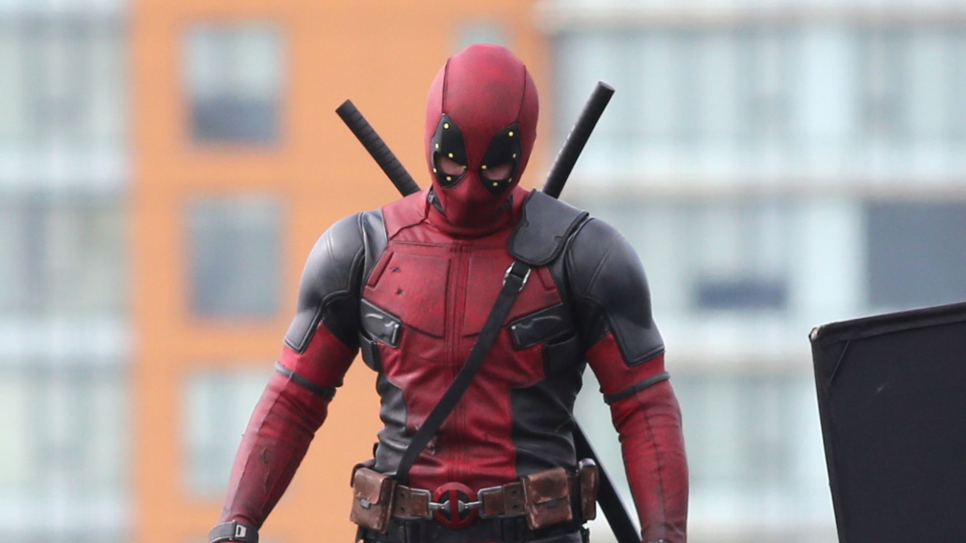 File:Deadpool, Georgia Viaduct, Vancouver, April 6 2015 - 3.jpg