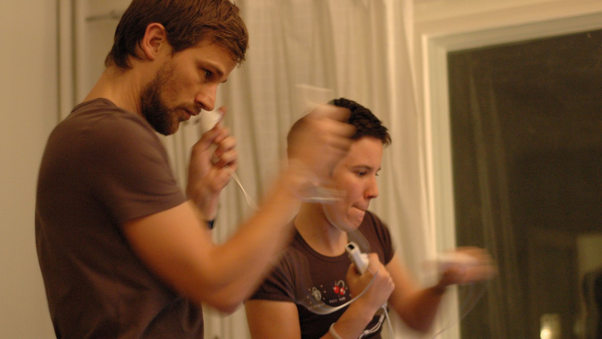 File:Duo playing Wii Sports.jpg