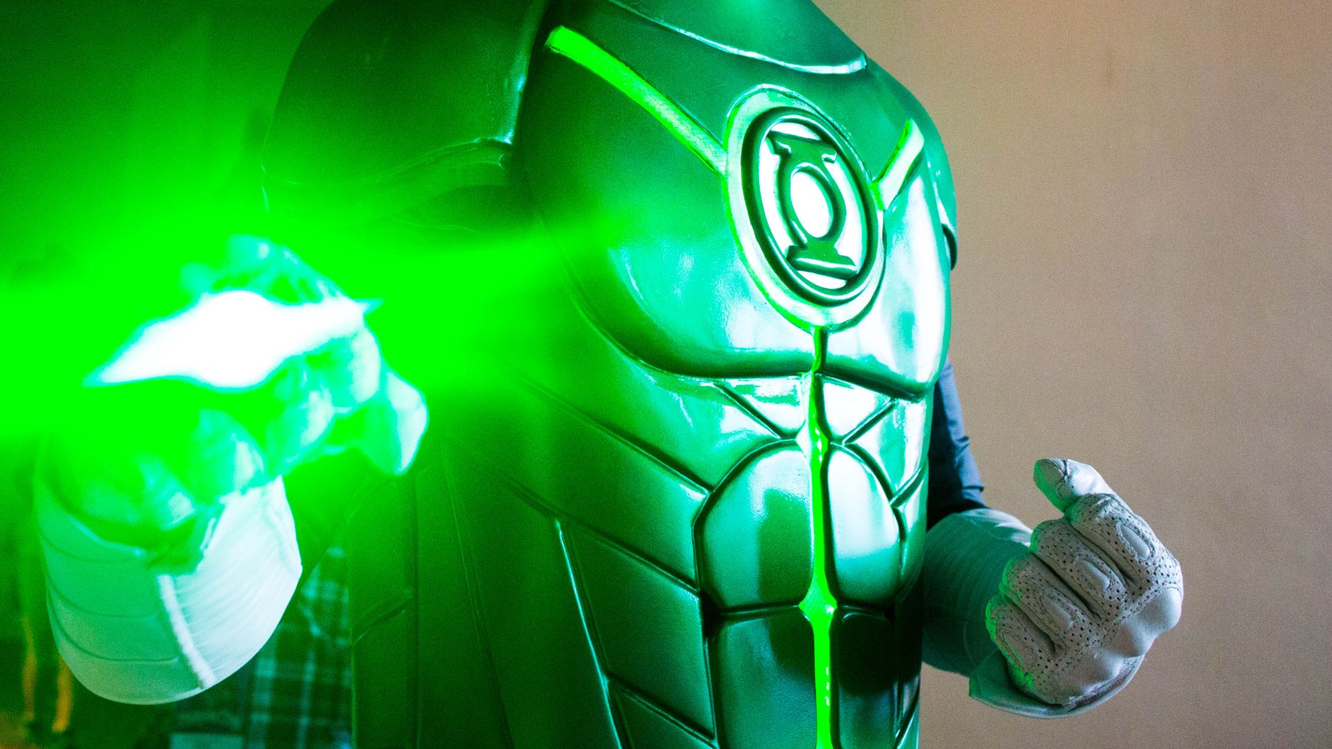 File:Dragon Con 2013 - Injustice Green Lantern (9694254229).jpg