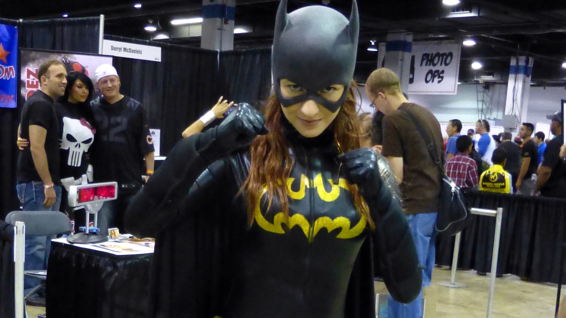 File:WW Chicago 2013 - Batgirl (9520912926).jpg