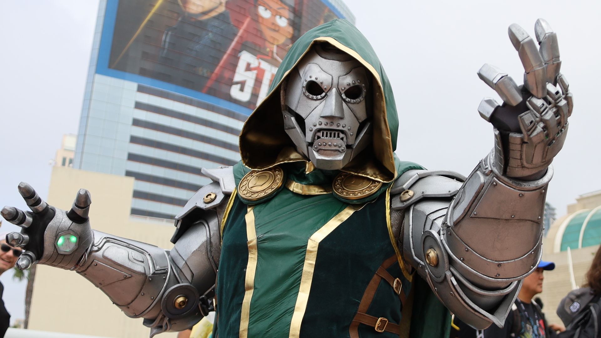 File:Doctor Doom Cosplayer at the 2023 Comic-Con International.jpg