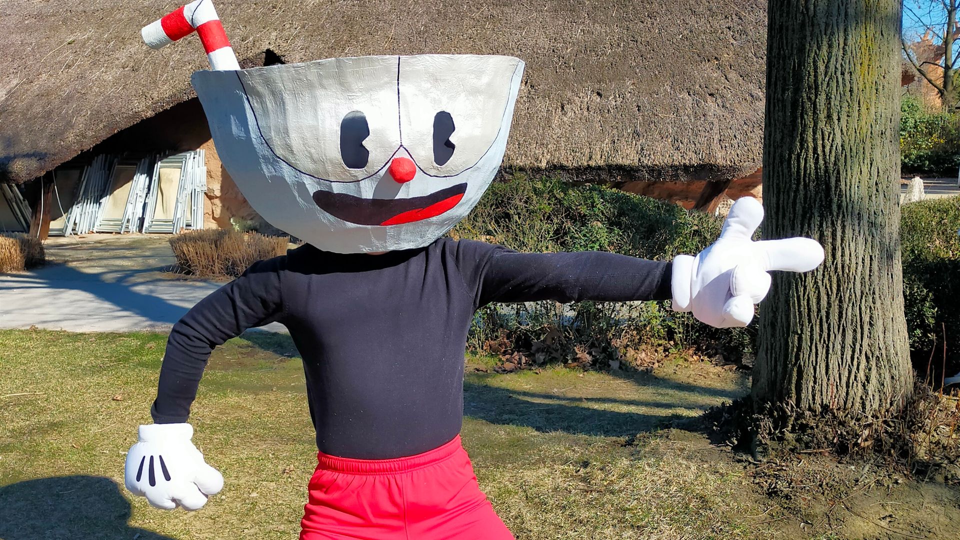 File:CupheadCosplay (cropped).jpg