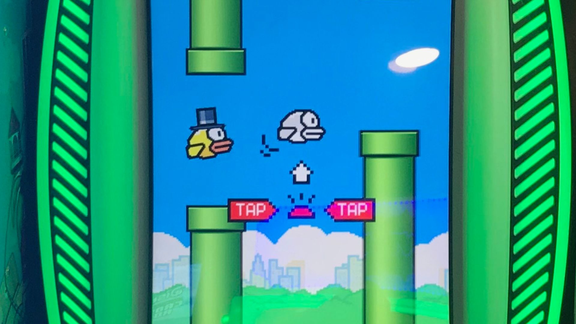 File:Flappy Bird arcade game (32956457128).jpg