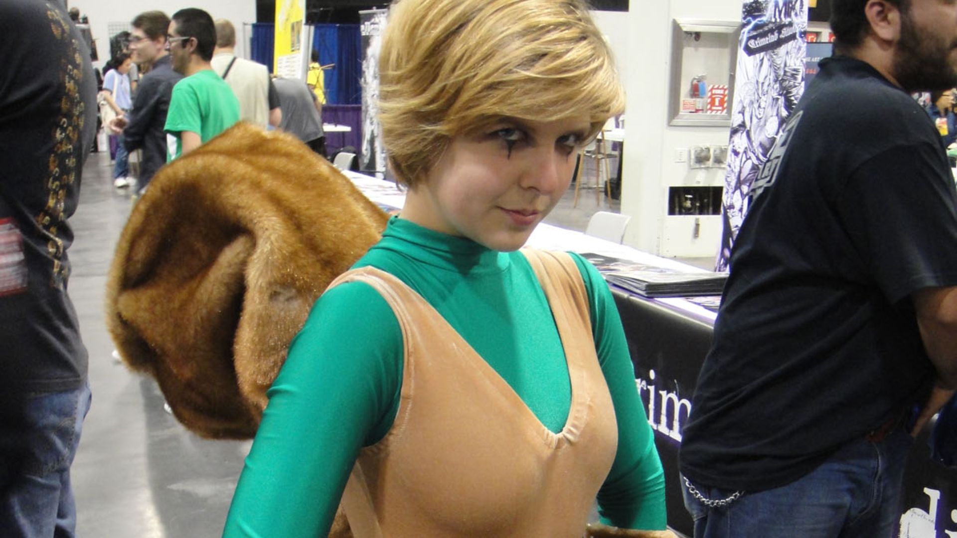 File:Squirrel Girl cosplay Wizard World Anaheim 2011.jpg