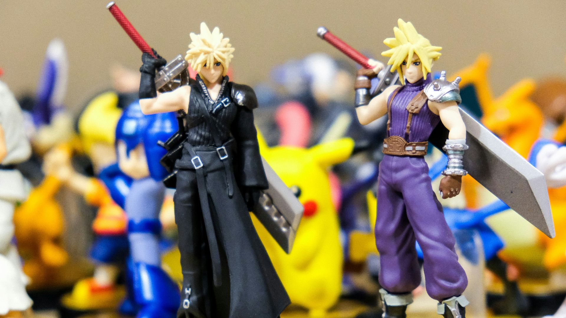 shallow focus photo of Cloud Strife figurine