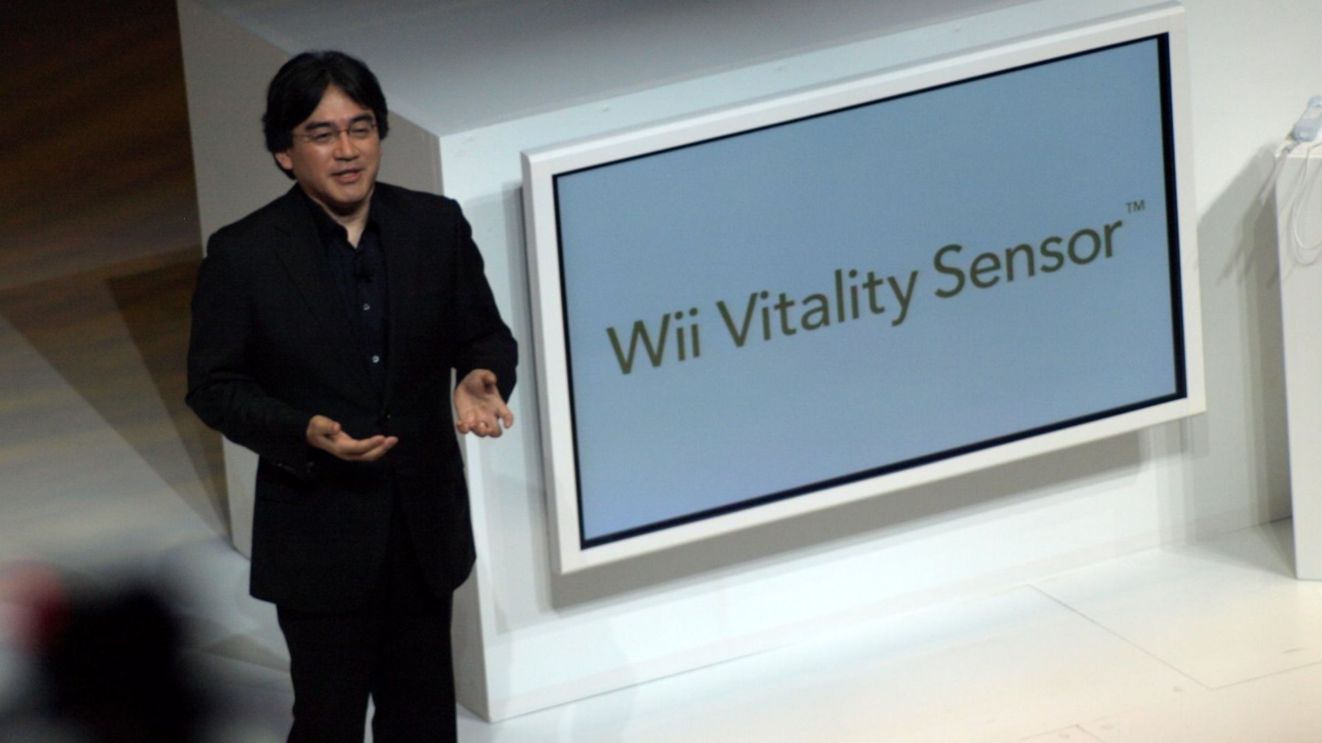 File:Satoru Iwata en el E3 2009.jpg