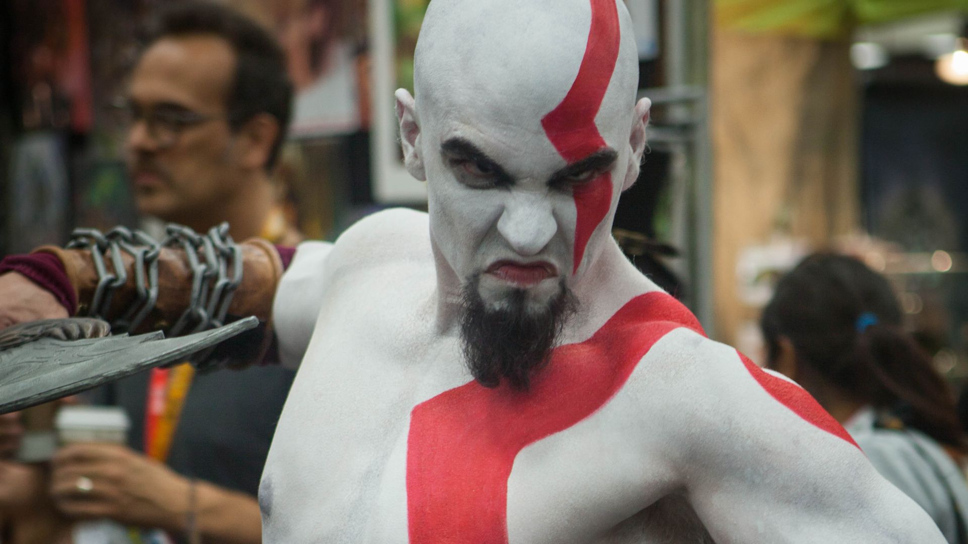 File:Kratos cosplayer.jpg