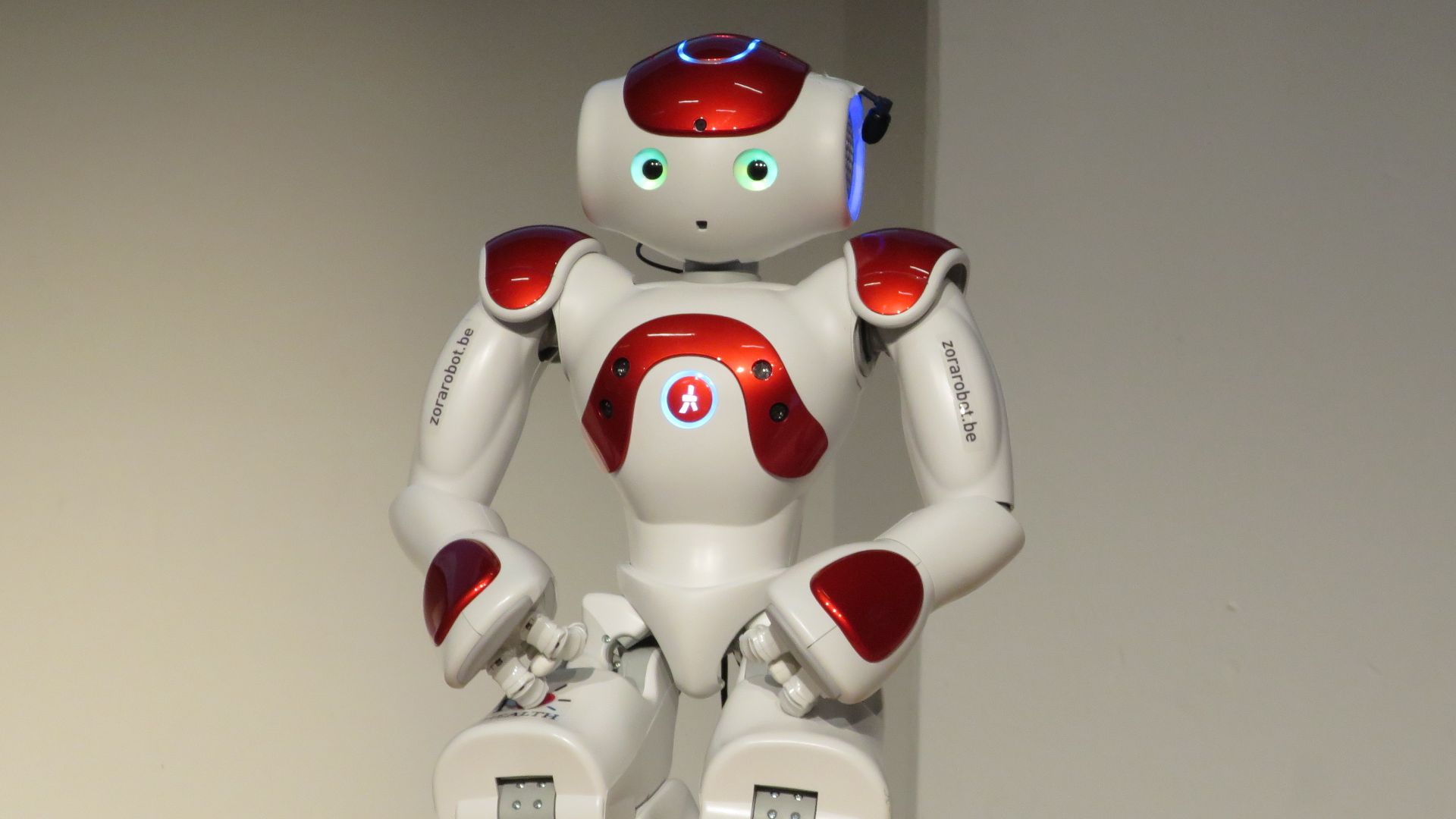 File:ITB2016 hotel robot (1) Travelarz.jpg