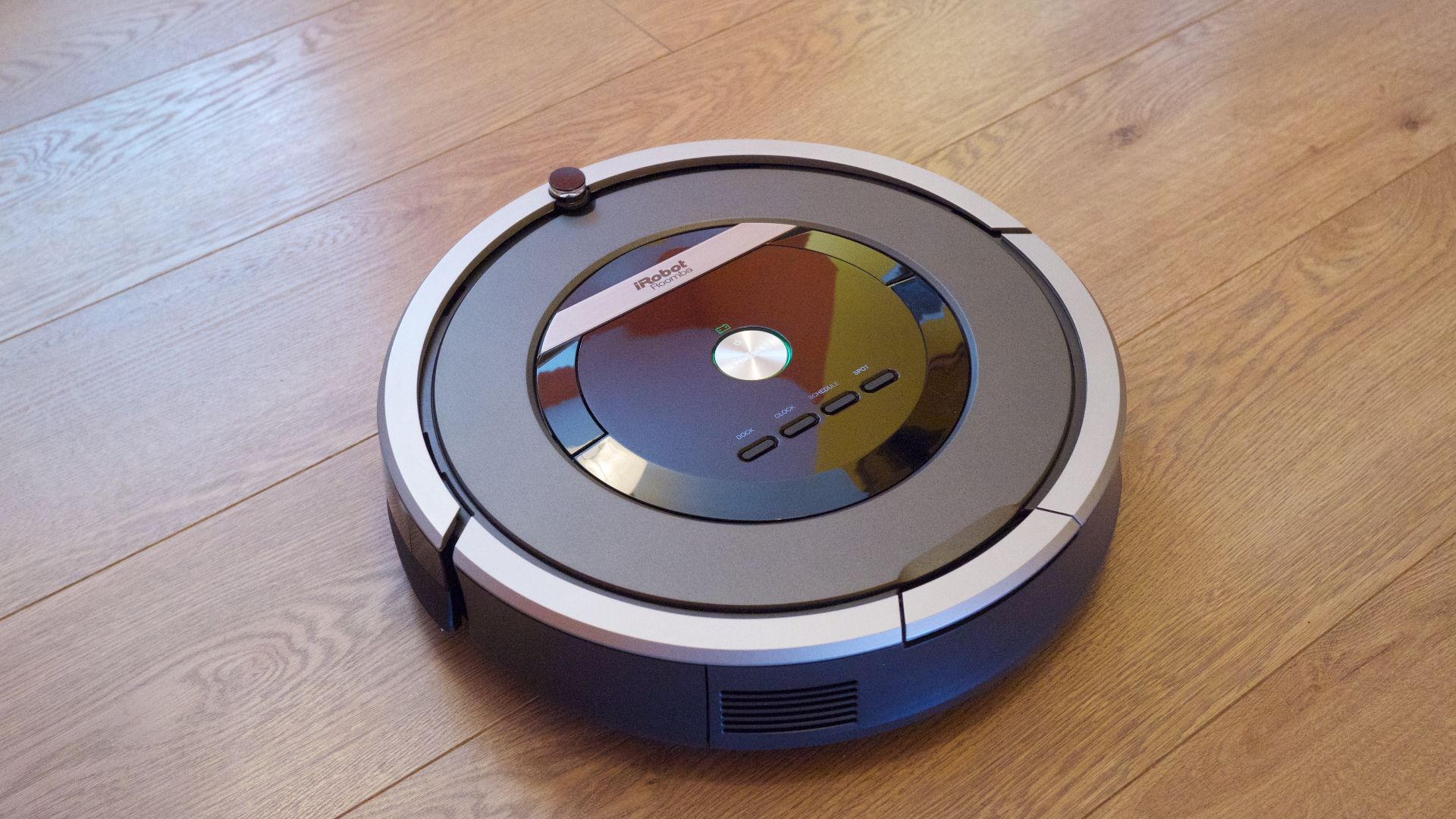 File:IRobot Roomba 870 (15860914940).jpg