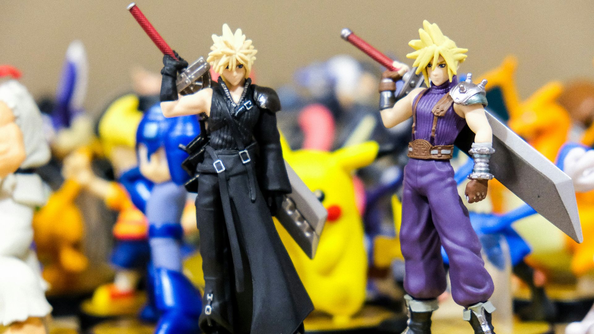 shallow focus photo of Cloud Strife figurine