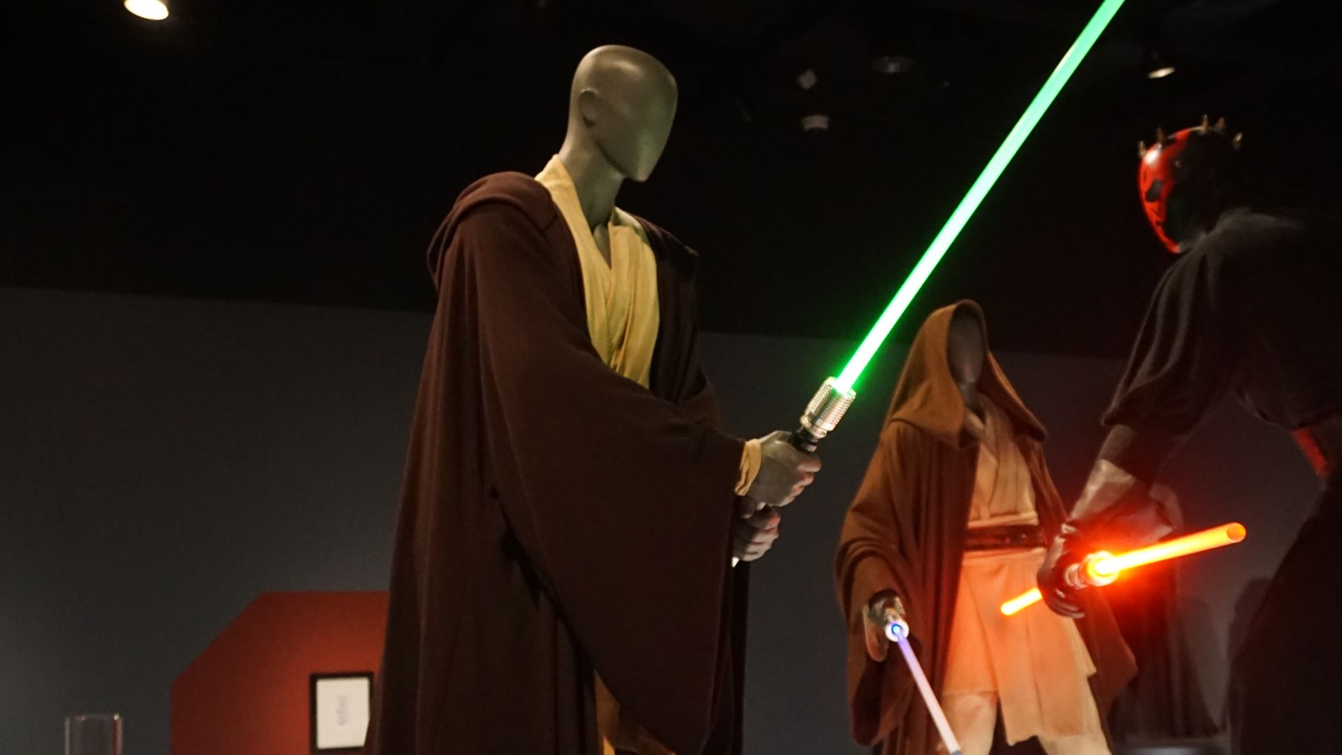 File:Star Wars and the Power of Costume July 2018 06 (Qui-Gon Jinn's Jedi robes from Episode I).jpg