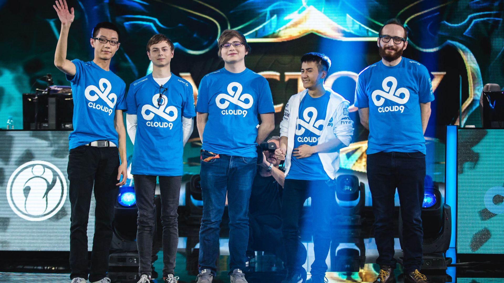 File:Cloud9 at 2015 League of Legend World Championship.jpg