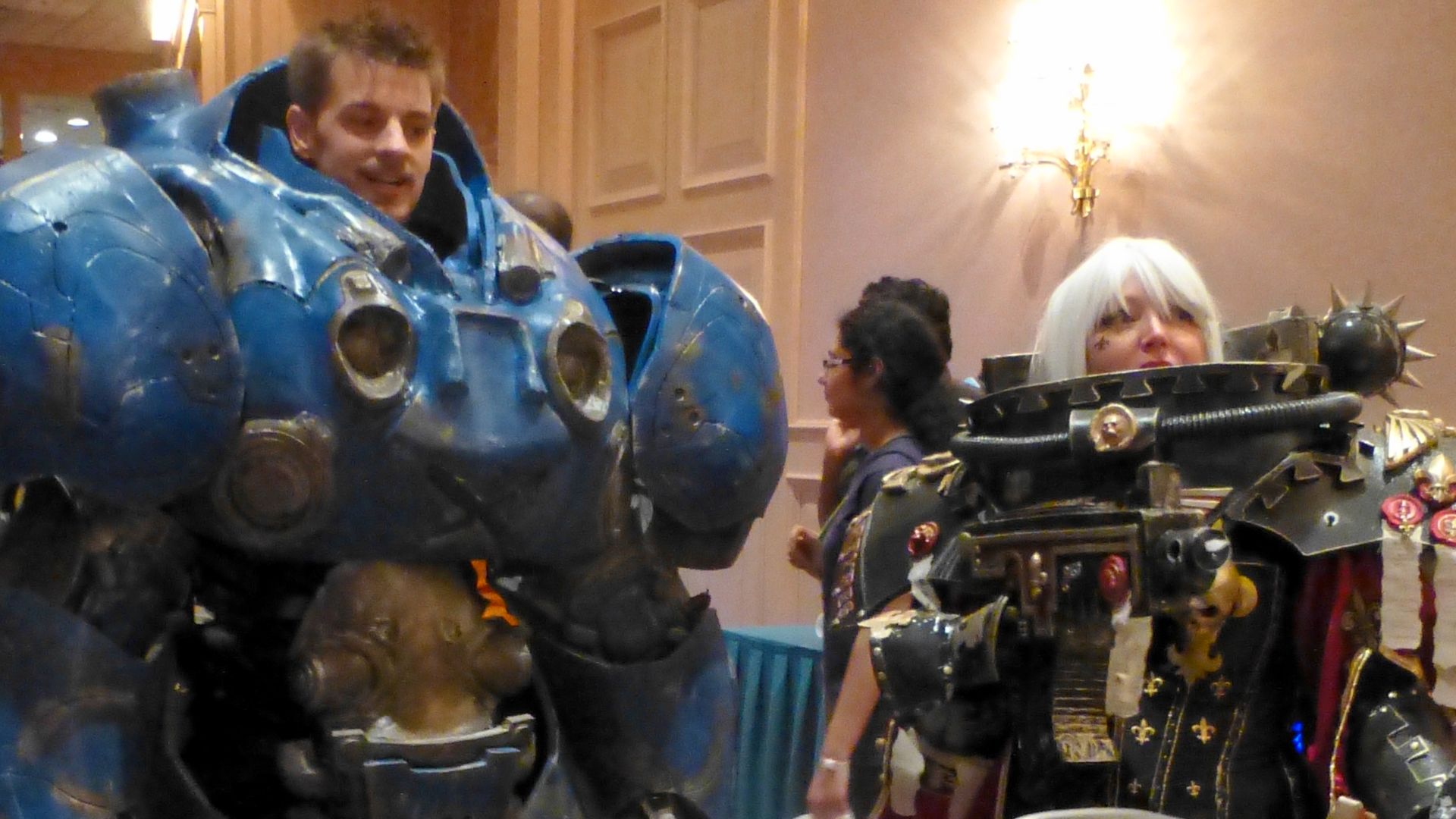 File:WW Chicago 2014 Contest - Terran Marine & Adepta Sororitas (14882100047).jpg