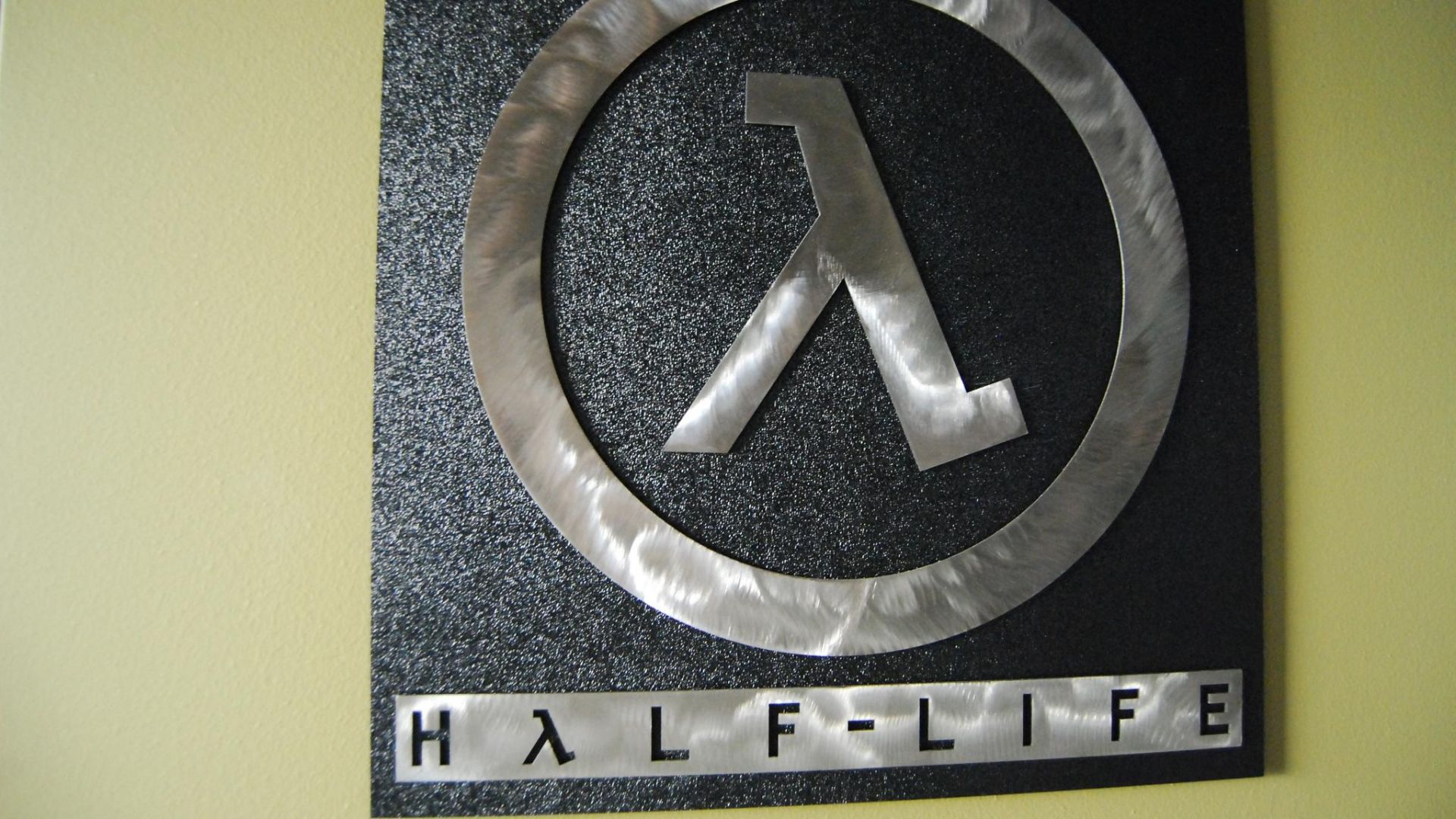 File:Half-Life (3080617459).jpg