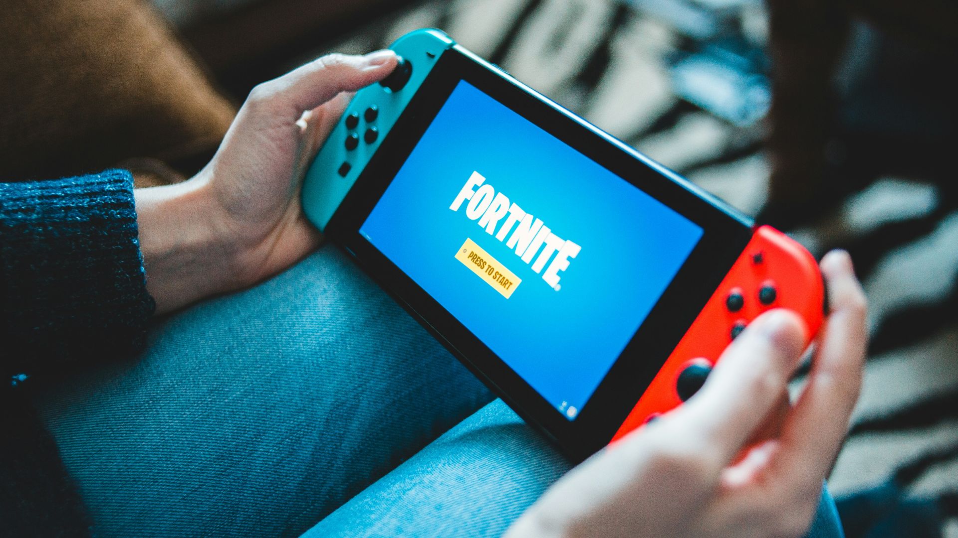 black and red nintendo switch