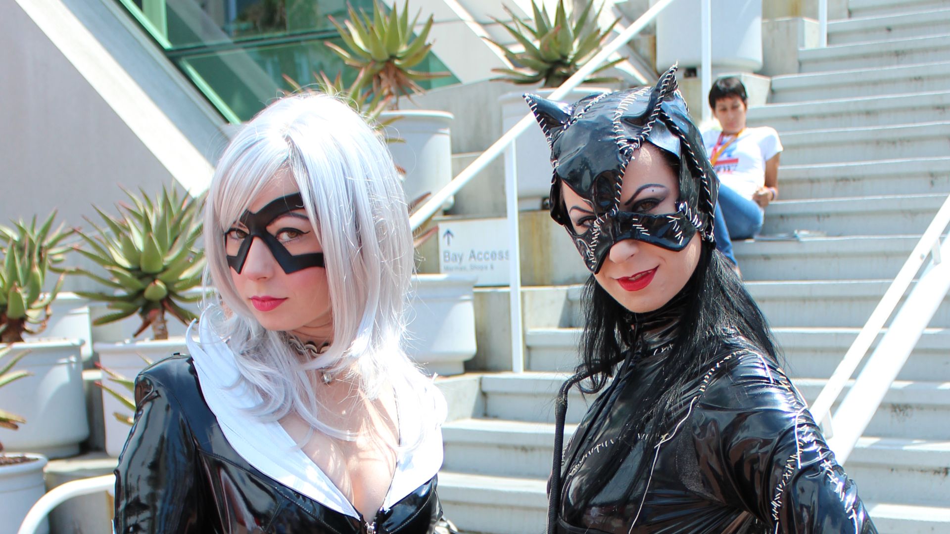 File:SDCC 2012 - Black Cat & Catwoman (7554373736).jpg