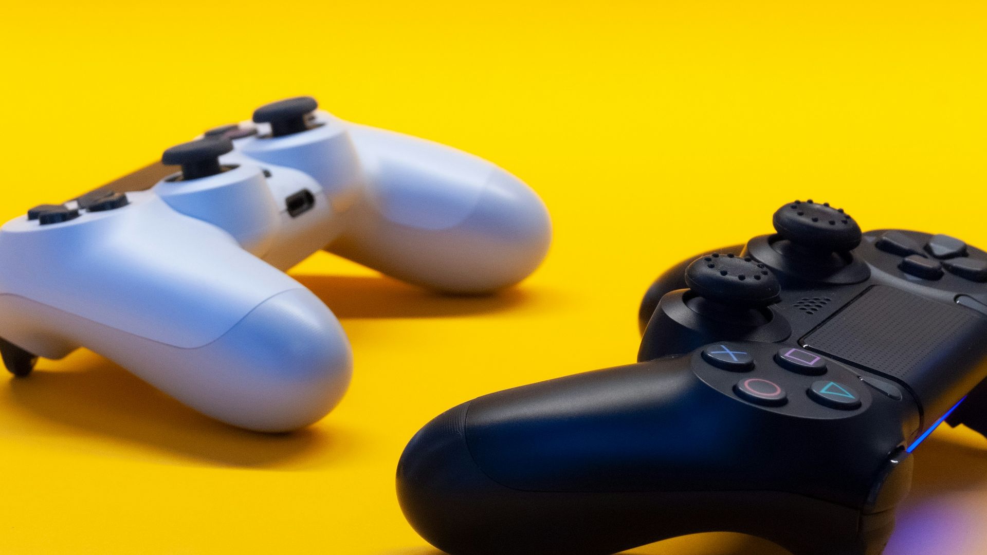 black sony ps 4 game controller