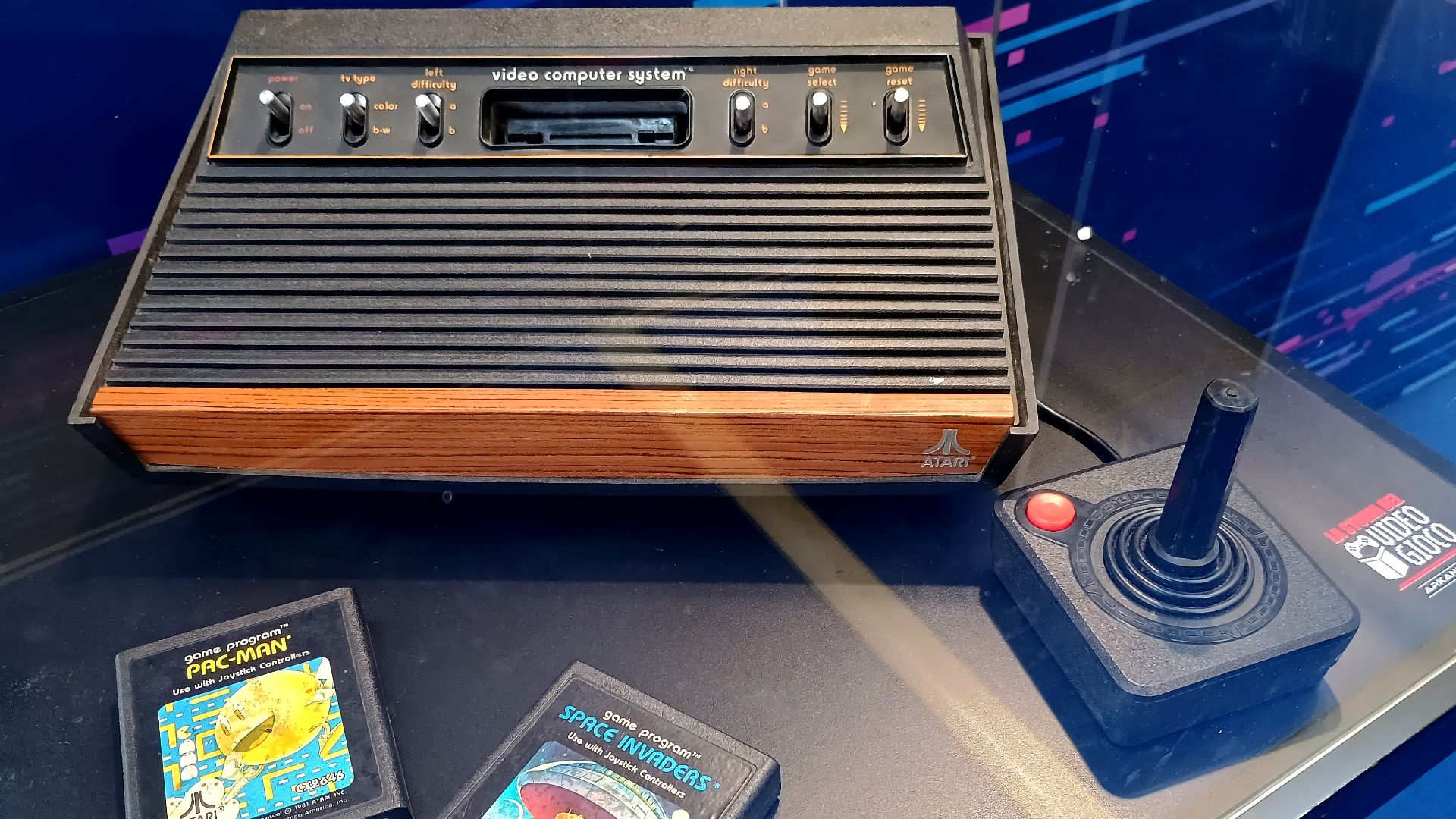 File:Atari 2600 pronta per il gioco.jpg