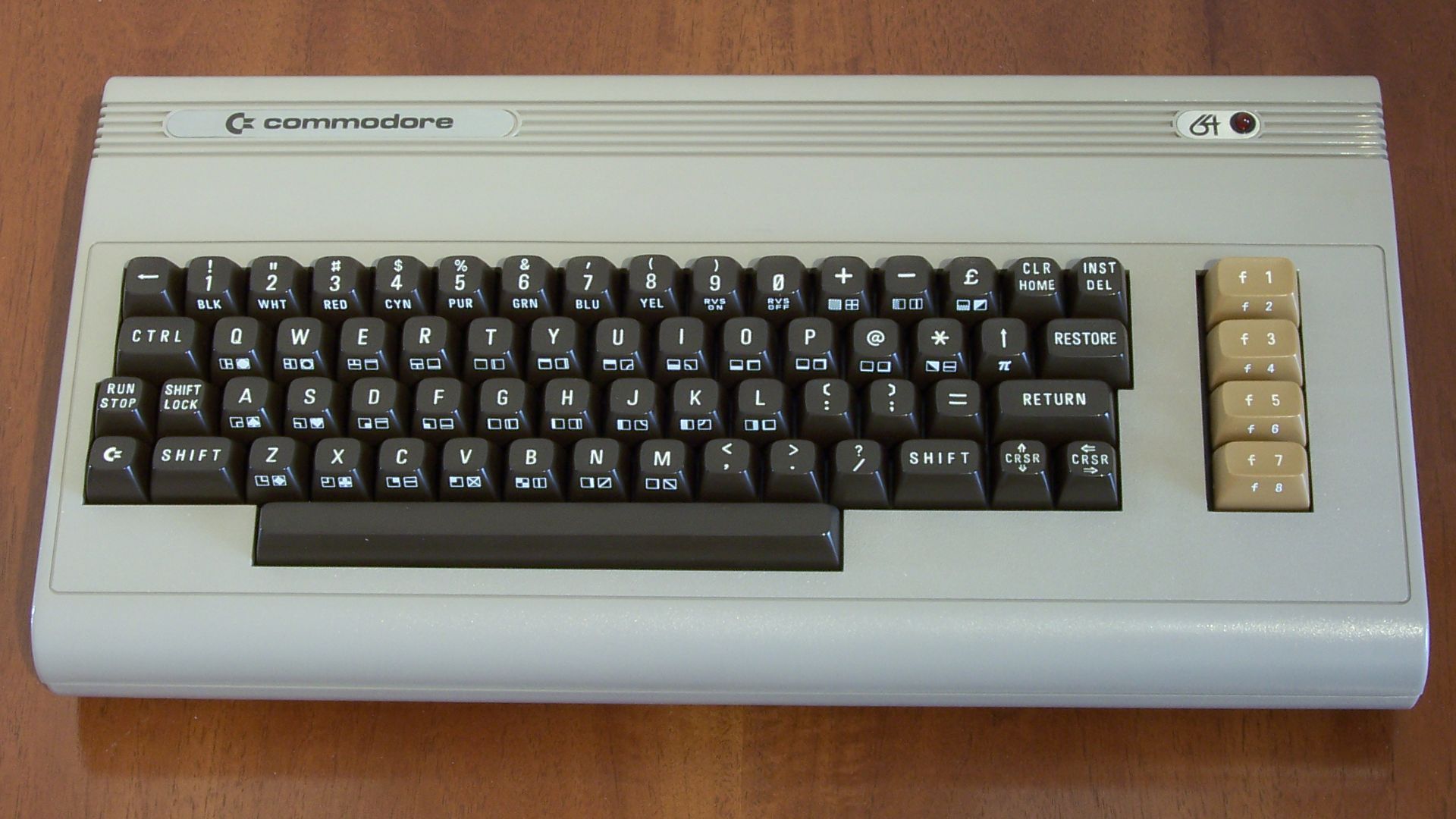 File:Tastiera Commodore 64.JPG
