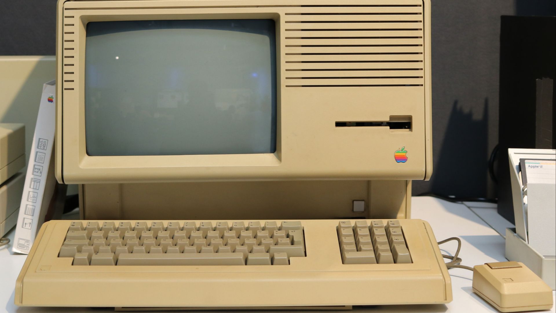 File:Apple Lisa at VCFB 2019.jpg
