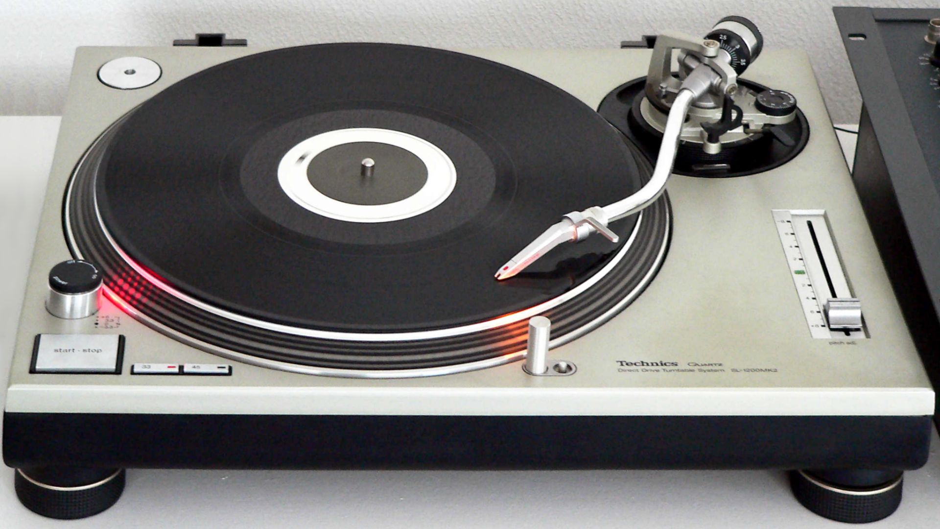 File:Technics SL-1200MK2-2.jpg