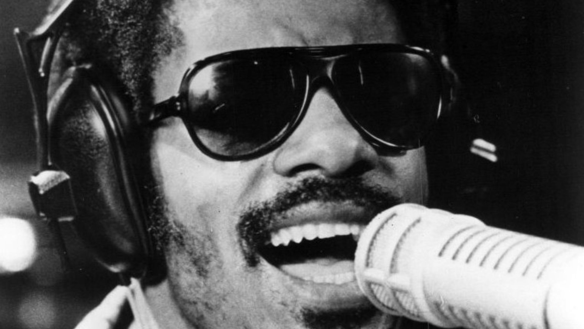 File:Stevie Wonder 1973.JPG