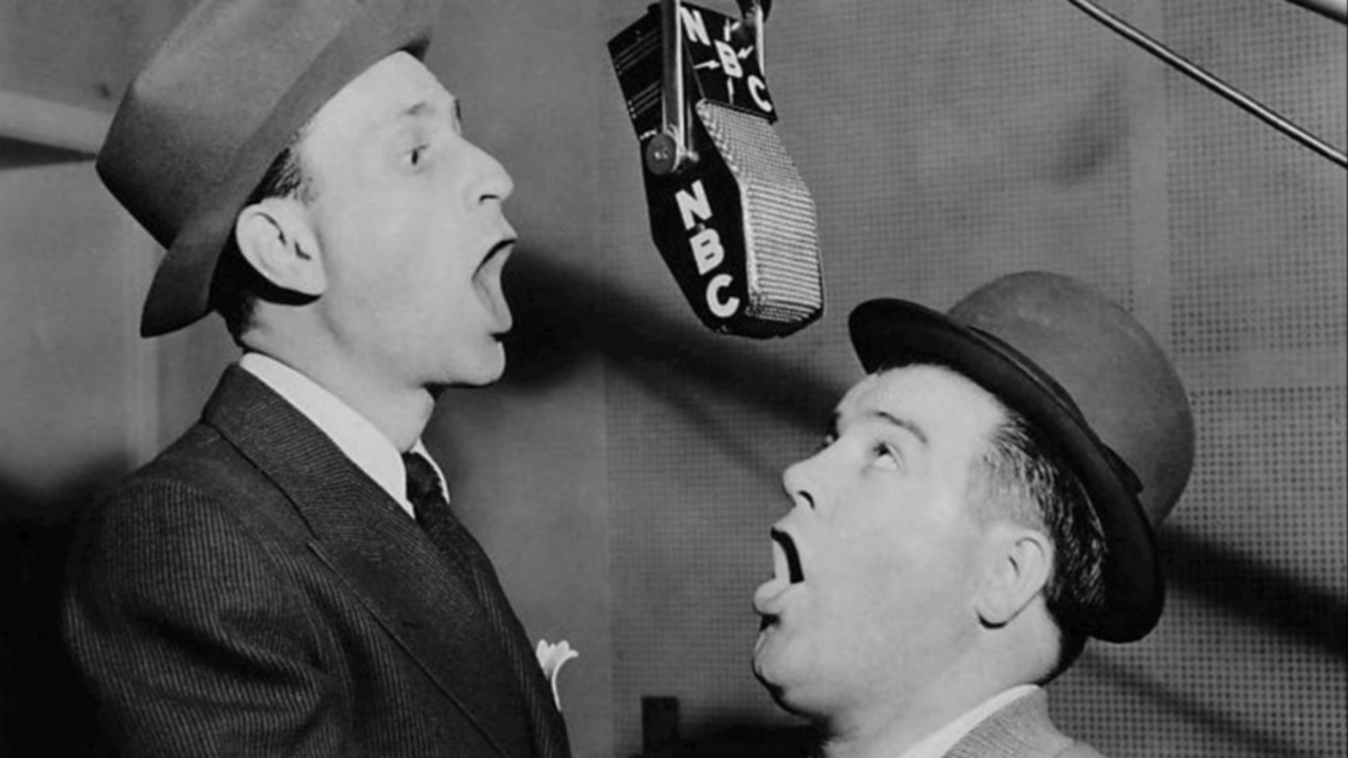 File:Abbott and Costello 1942.jpg