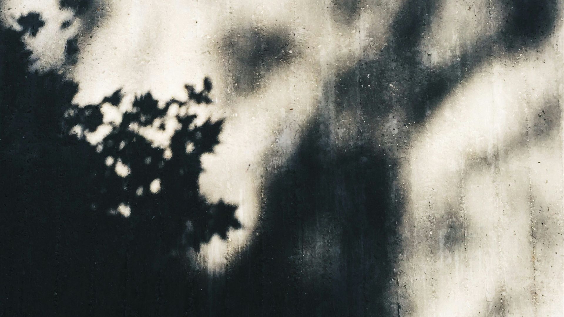 shallow focus photography of mirror with raindrops