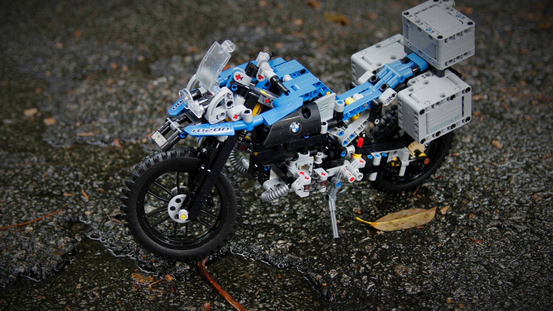LEGO blue and gray motorcycle toy