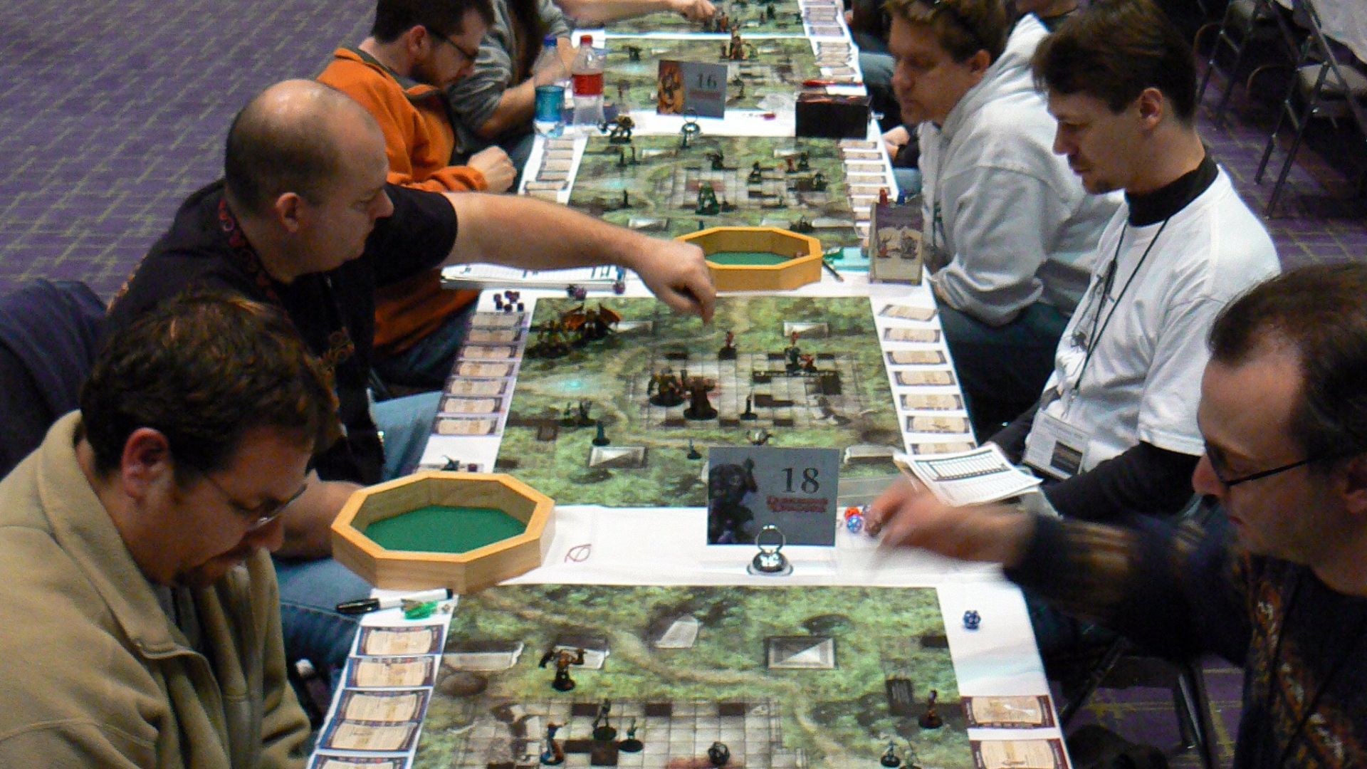 File:Dungeons & Dragons Miniatures tournament.jpg