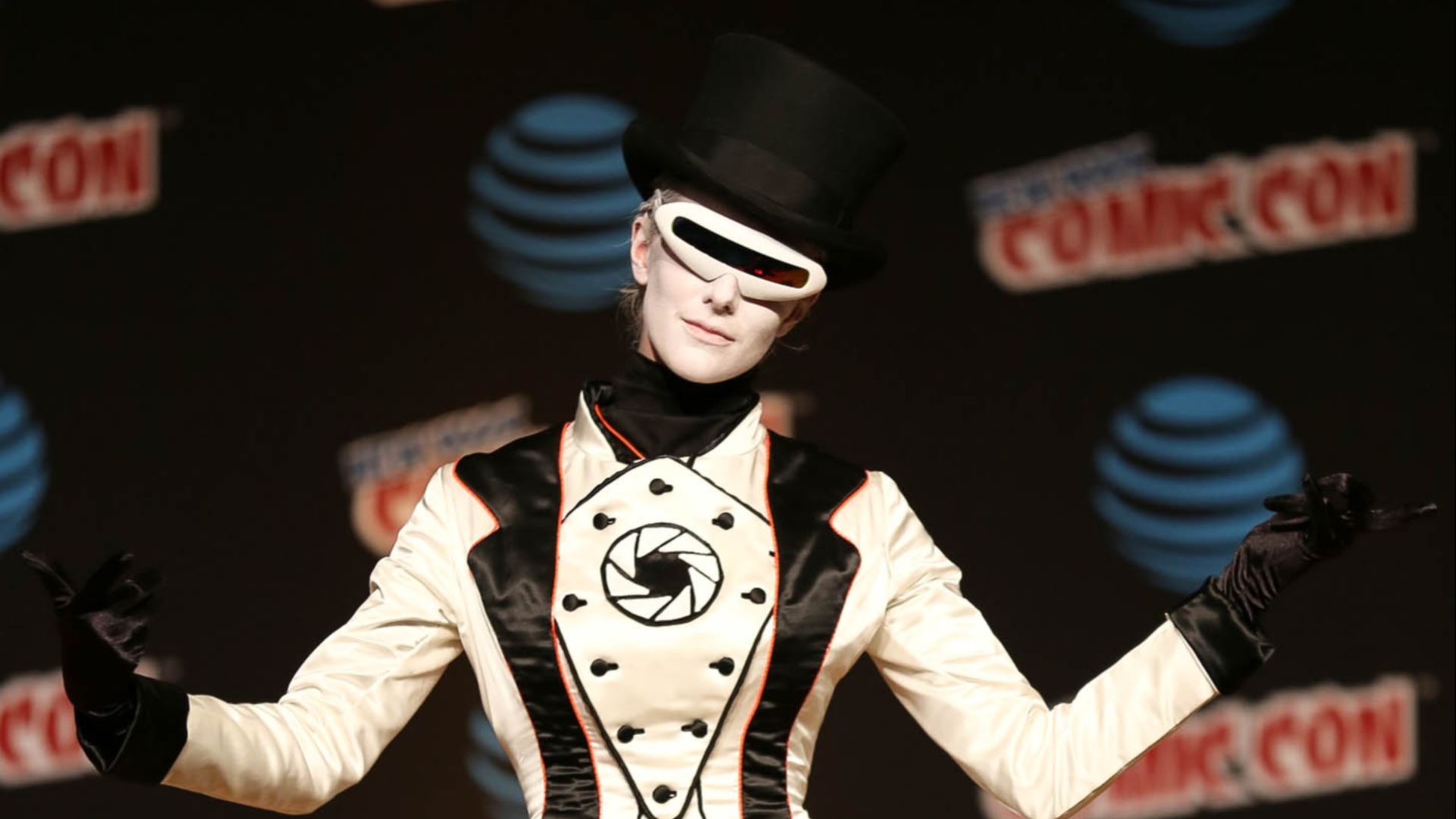 File:New York Comic Con 2016 - GLaDOS (30113676962).jpg