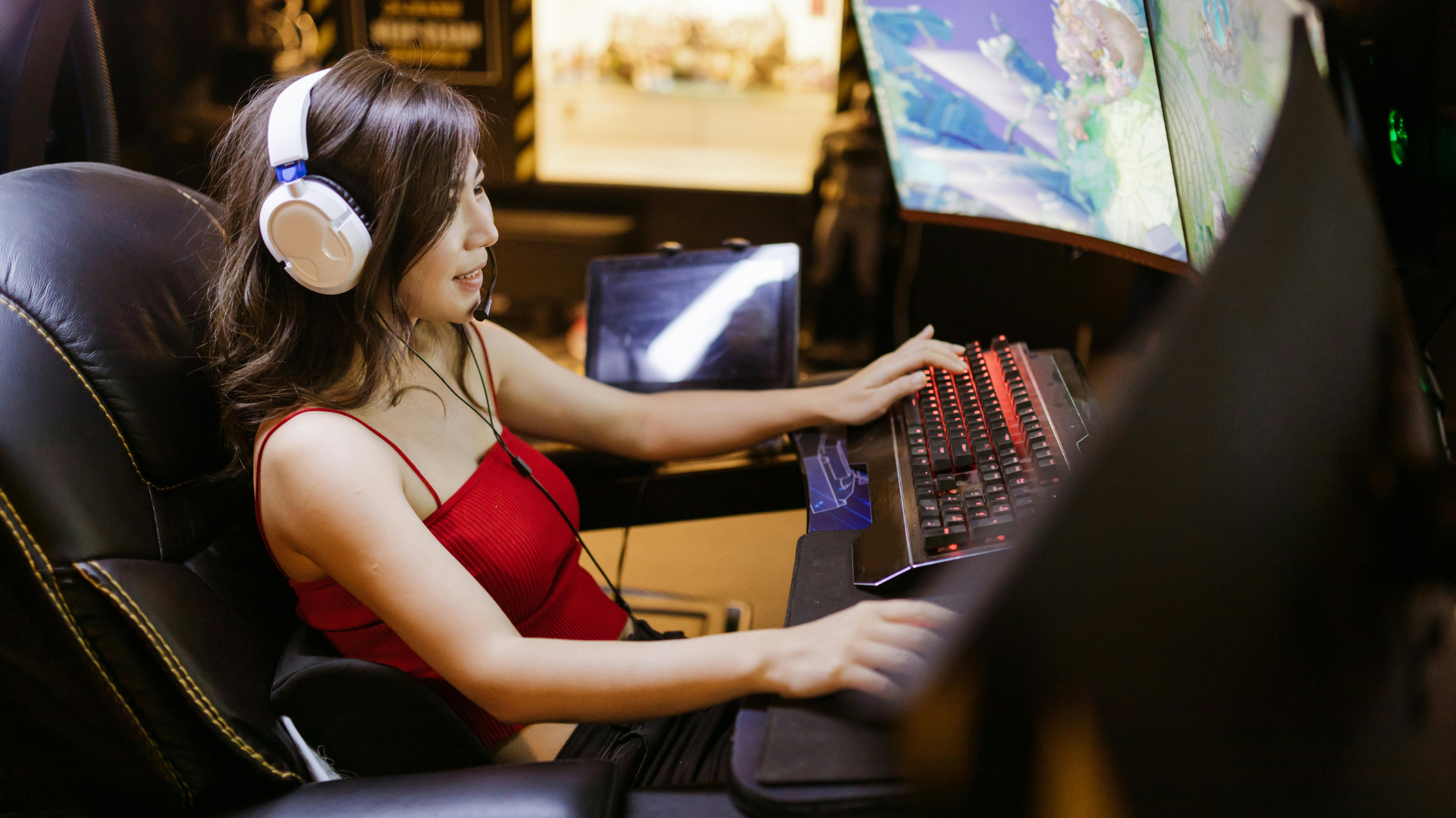 Gamer-Girl-Thumb-Rss