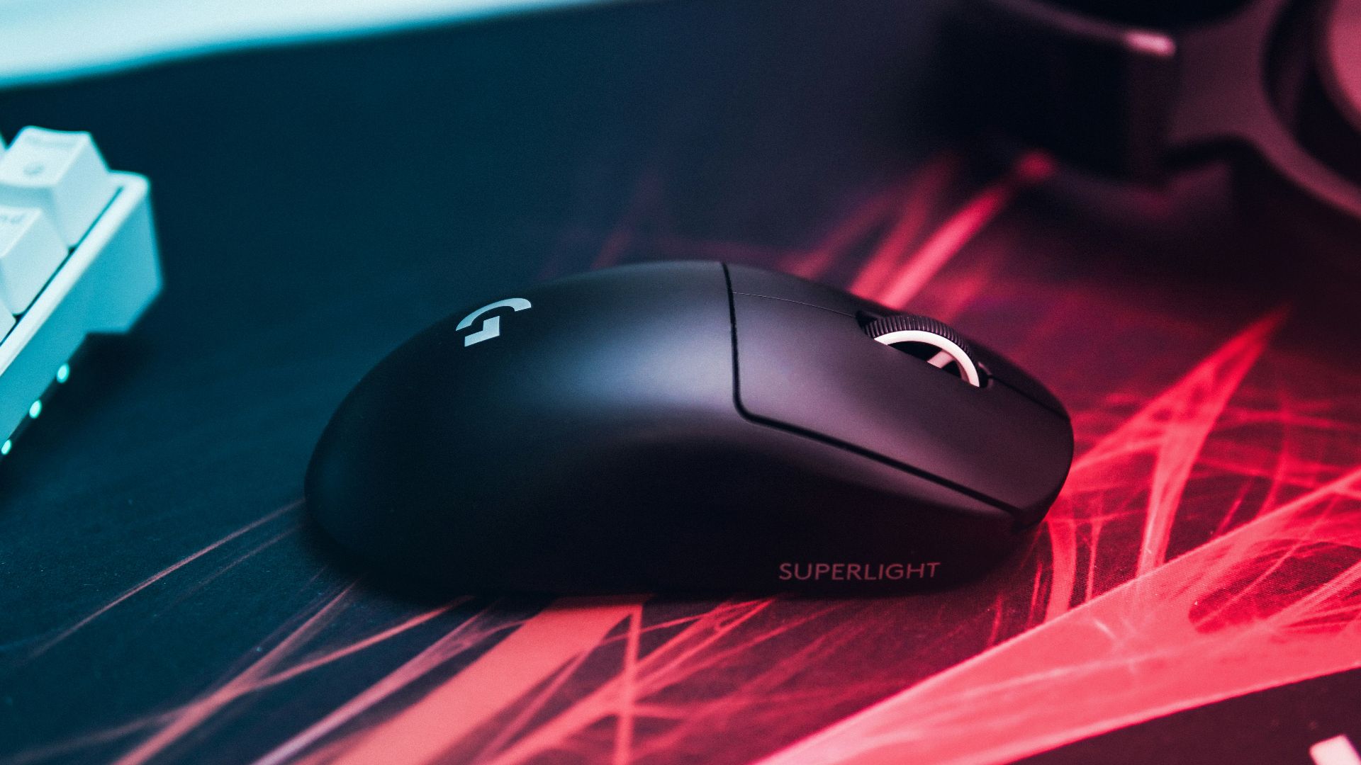 black logitech cordless computer mouse