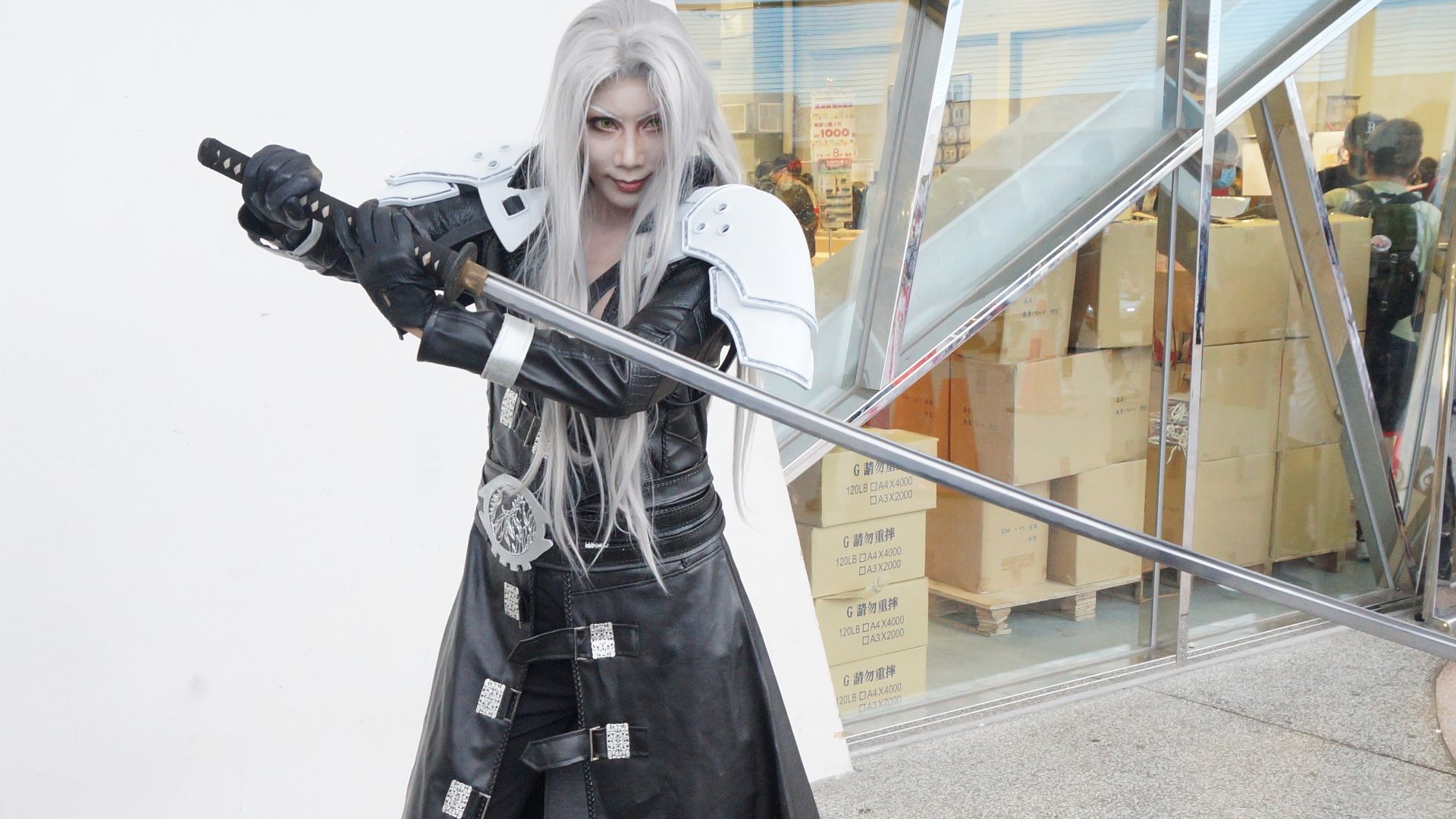 File:Xi Zhen as Sephiroth at CN11 20201108a.jpg