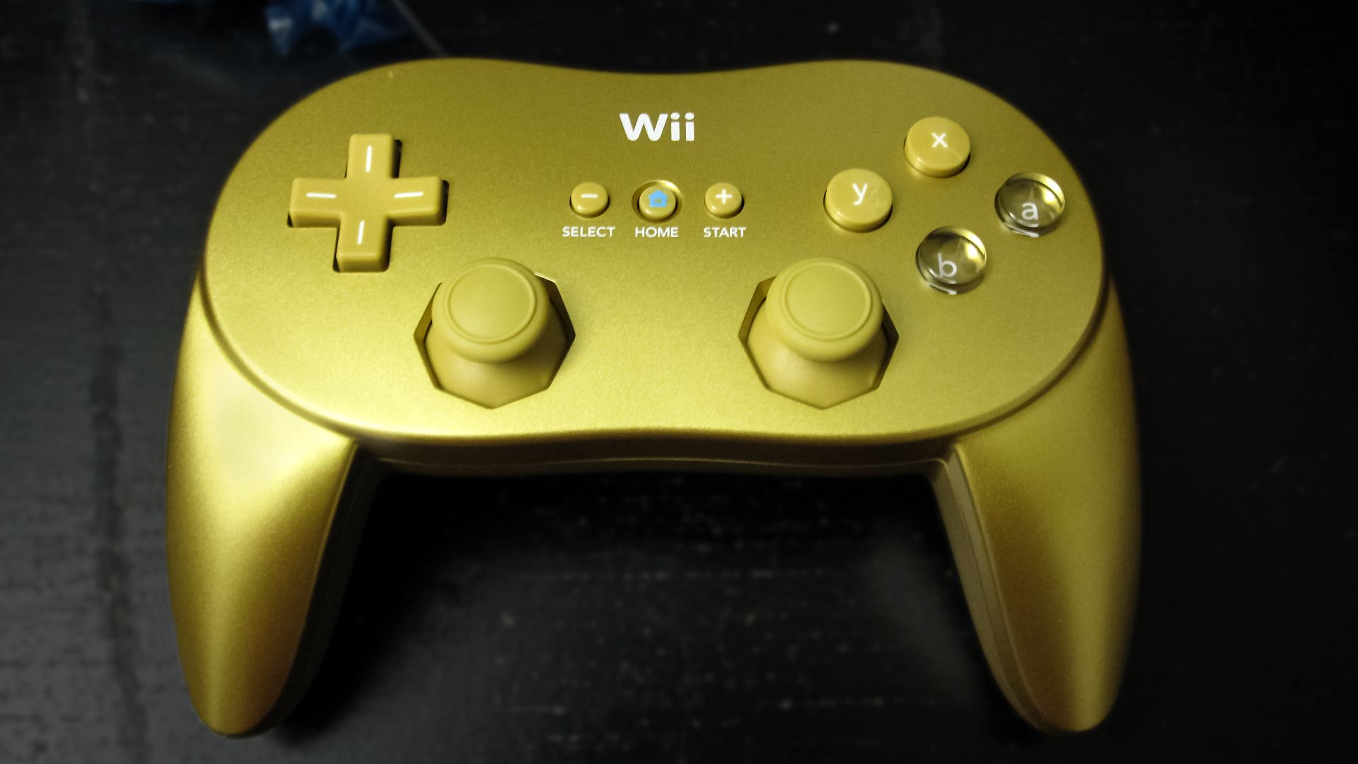 File:Gold classic controller pro b.jpg