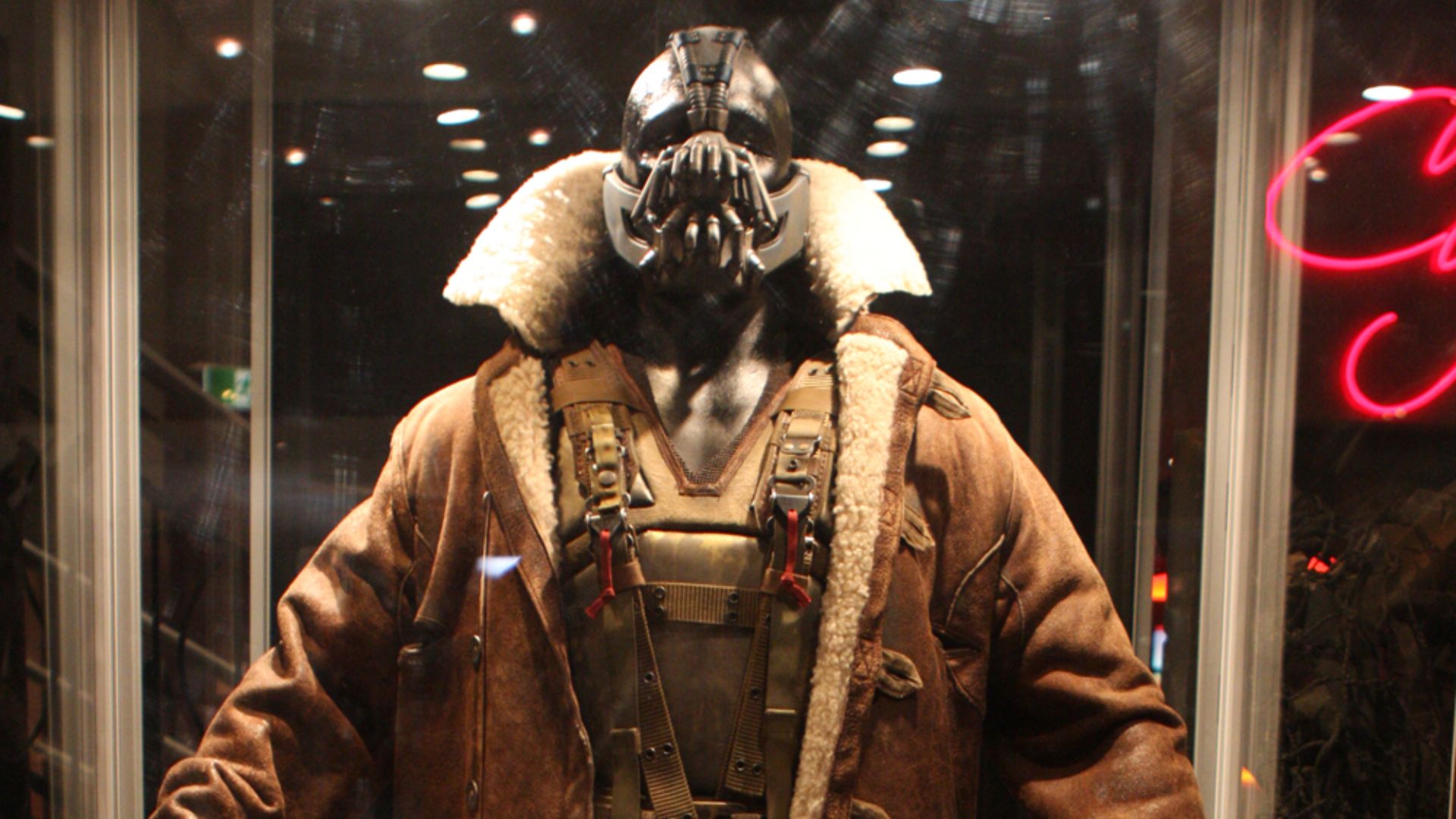 File:The Dark Knight Rises (7590755186).jpg