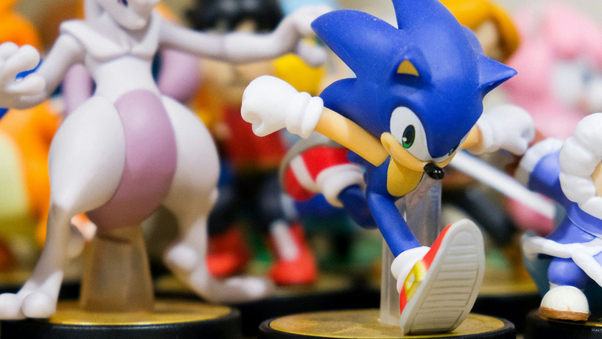 Sonic characters figurine