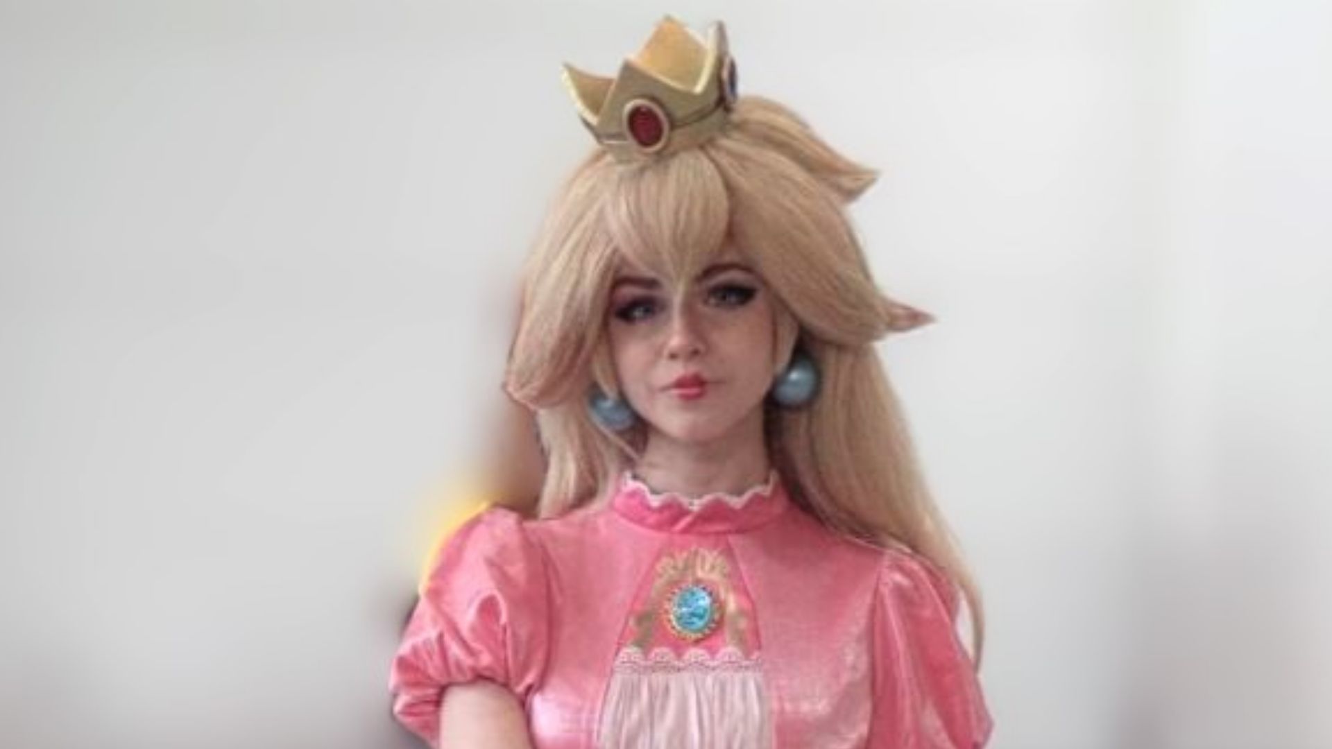 File:Gamescom 2023 - Cosplay Peach.jpg