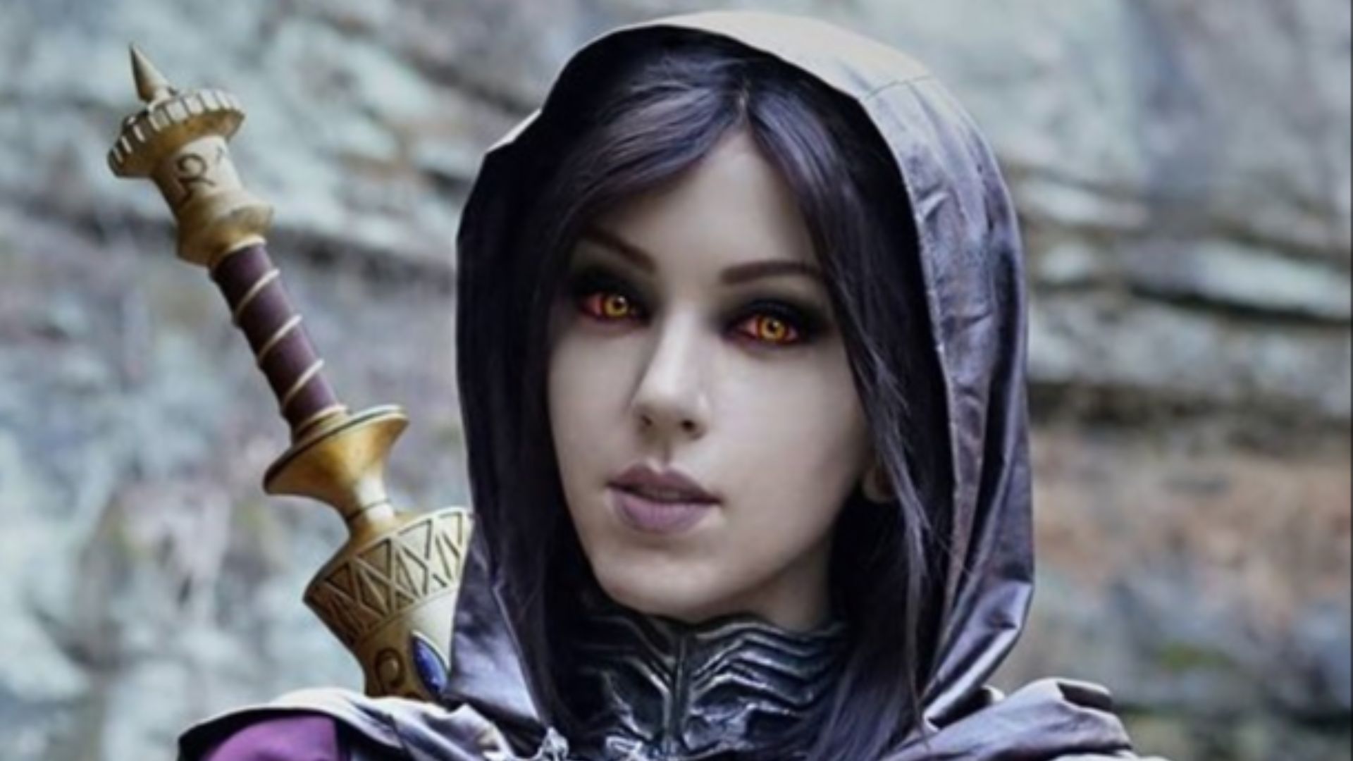 File:Cosplay por April Gloria acerca del personaje de Serana en The Elder Scrolls V Skyrim.jpg