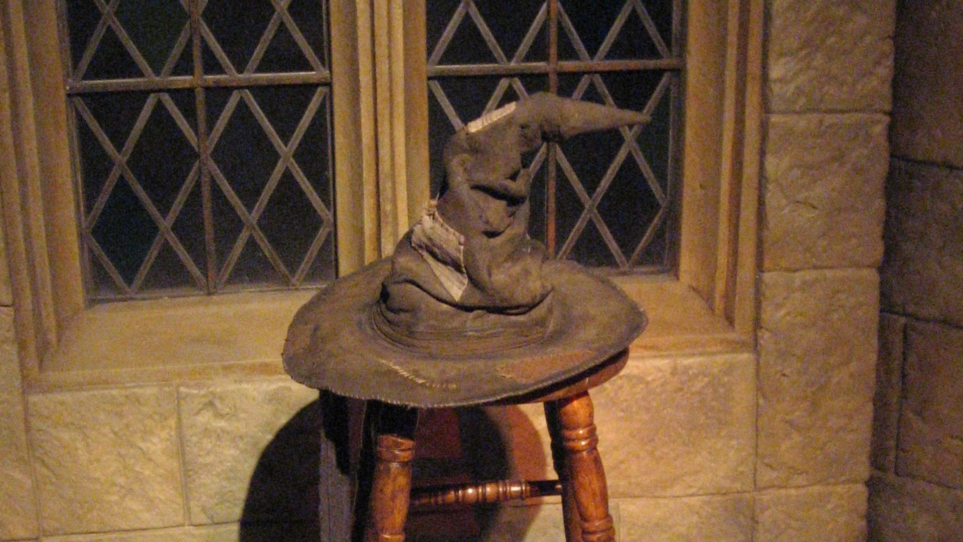 File:SortingHat HarryPotterExhibition CiteDuCinema ParisSaintDenis(19).jpg