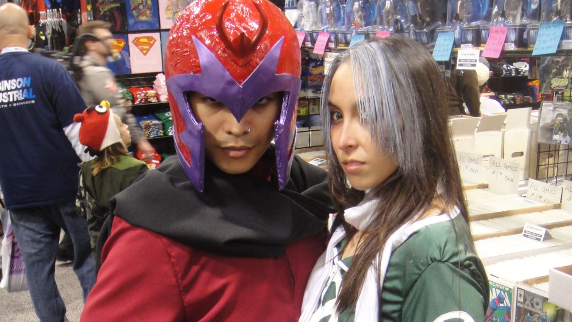 File:WonderCon 2012 - Magneto and Rogue (7019136889).jpg