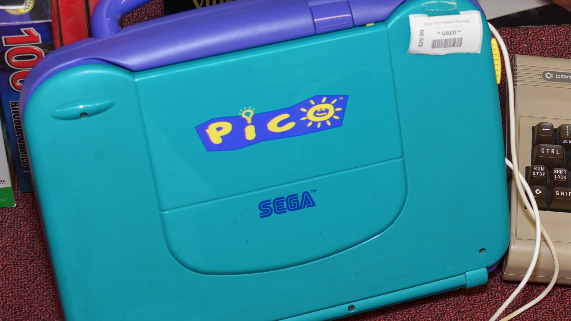 File:Closed Sega Pico.jpg