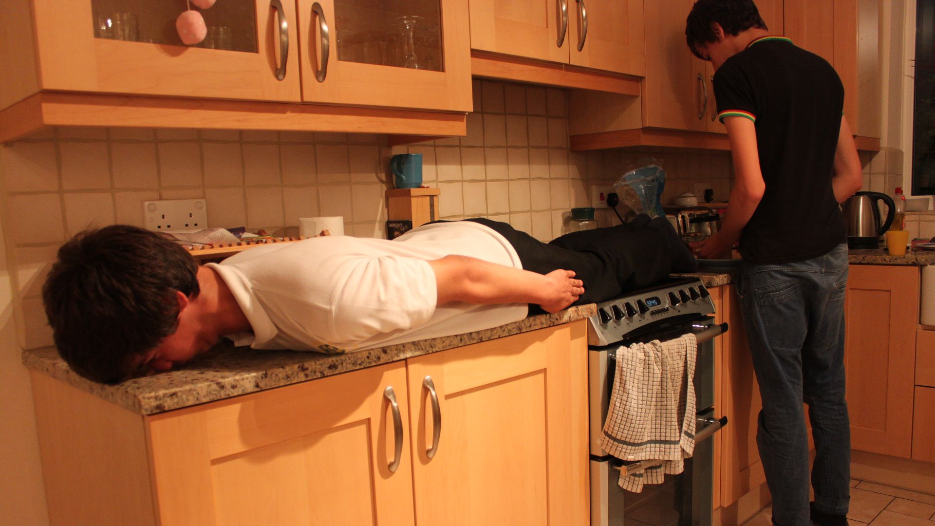 File:Planking in a kitchen.jpg