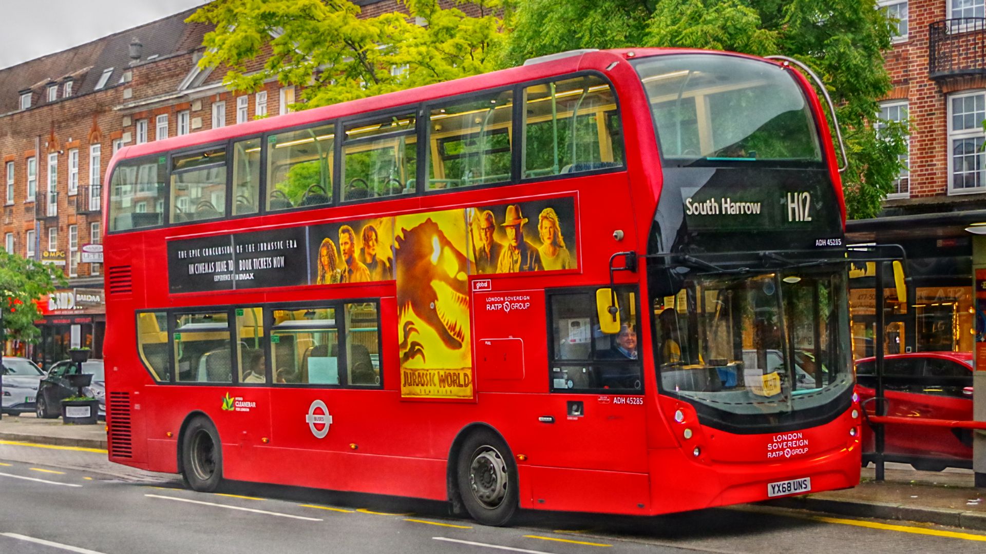 File:London Sovereign YX68 UNS on route H12 at the Hatch End Telephone Exchange in June 2022.jpg