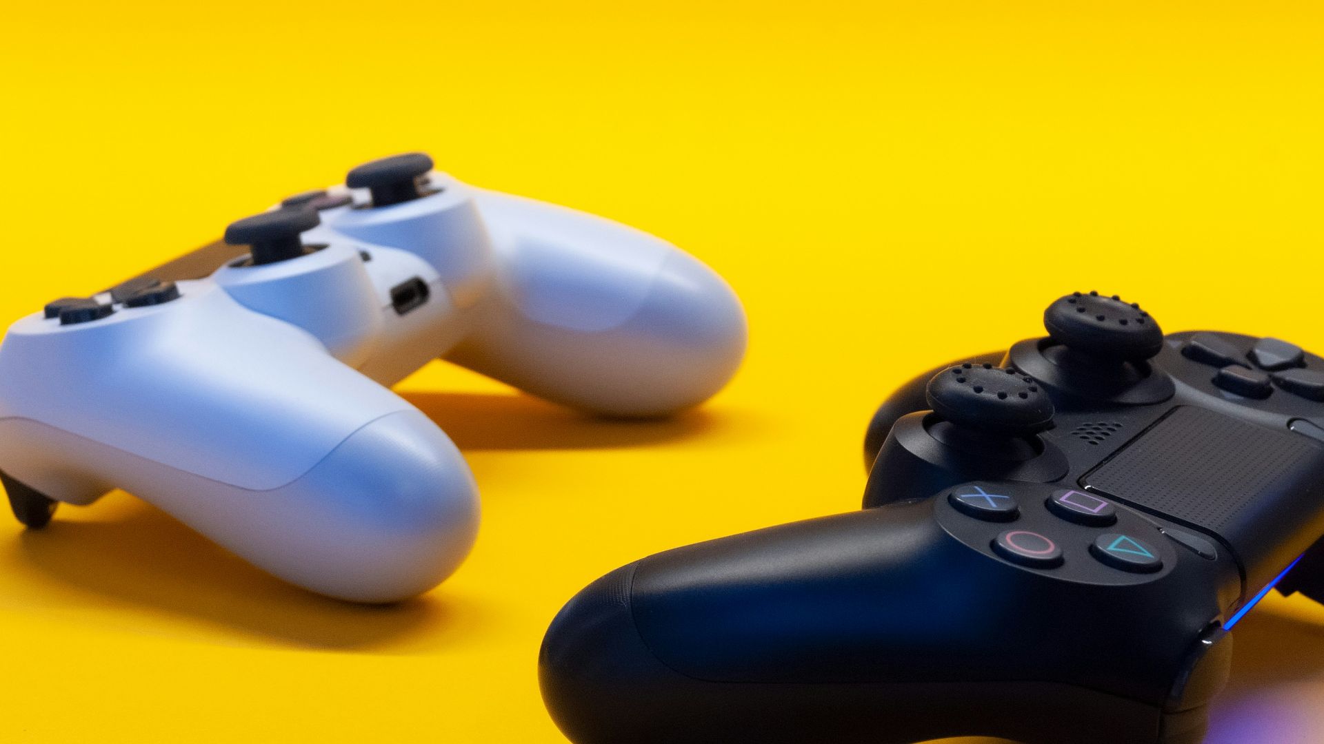 black sony ps 4 game controller