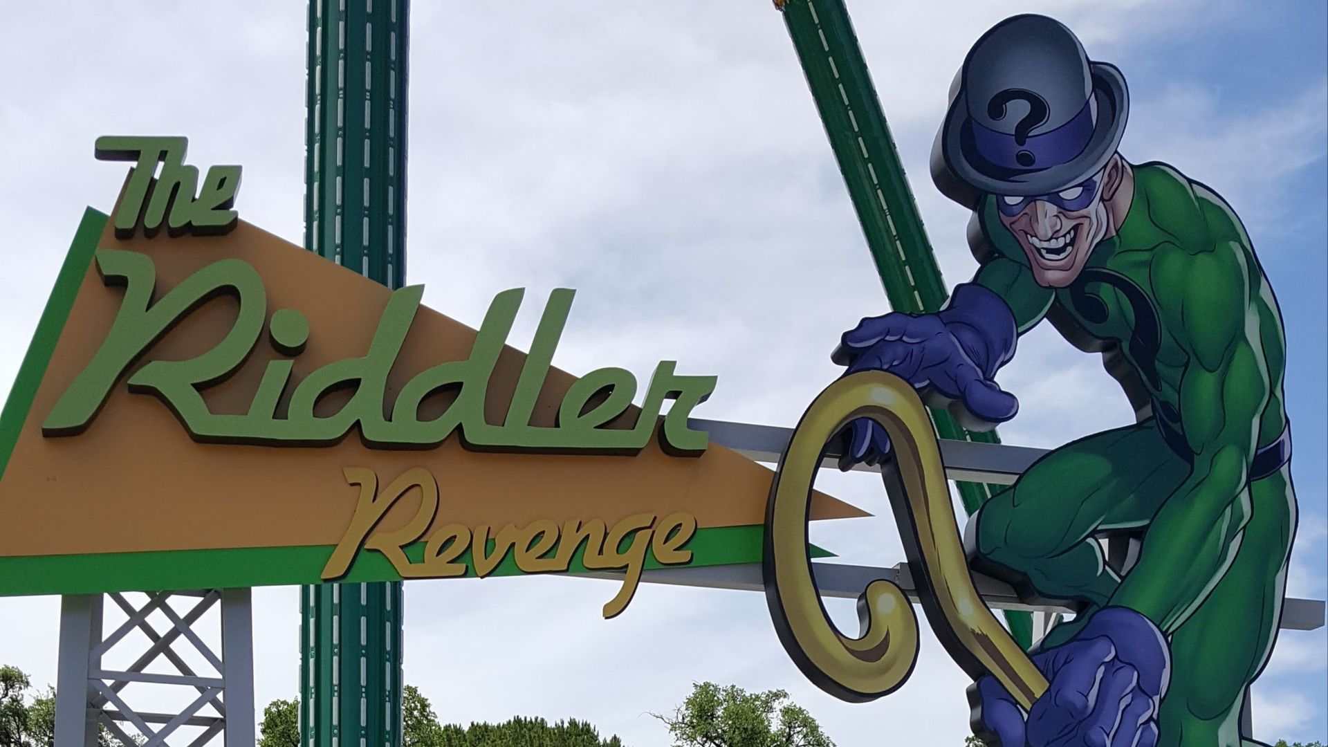 File:The Riddler Revenge Pendulum Ride Sign.jpg