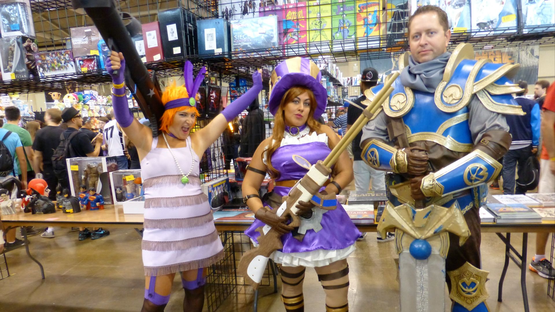 File:Fan Expo 2016 - League of Legends (32317400423).jpg