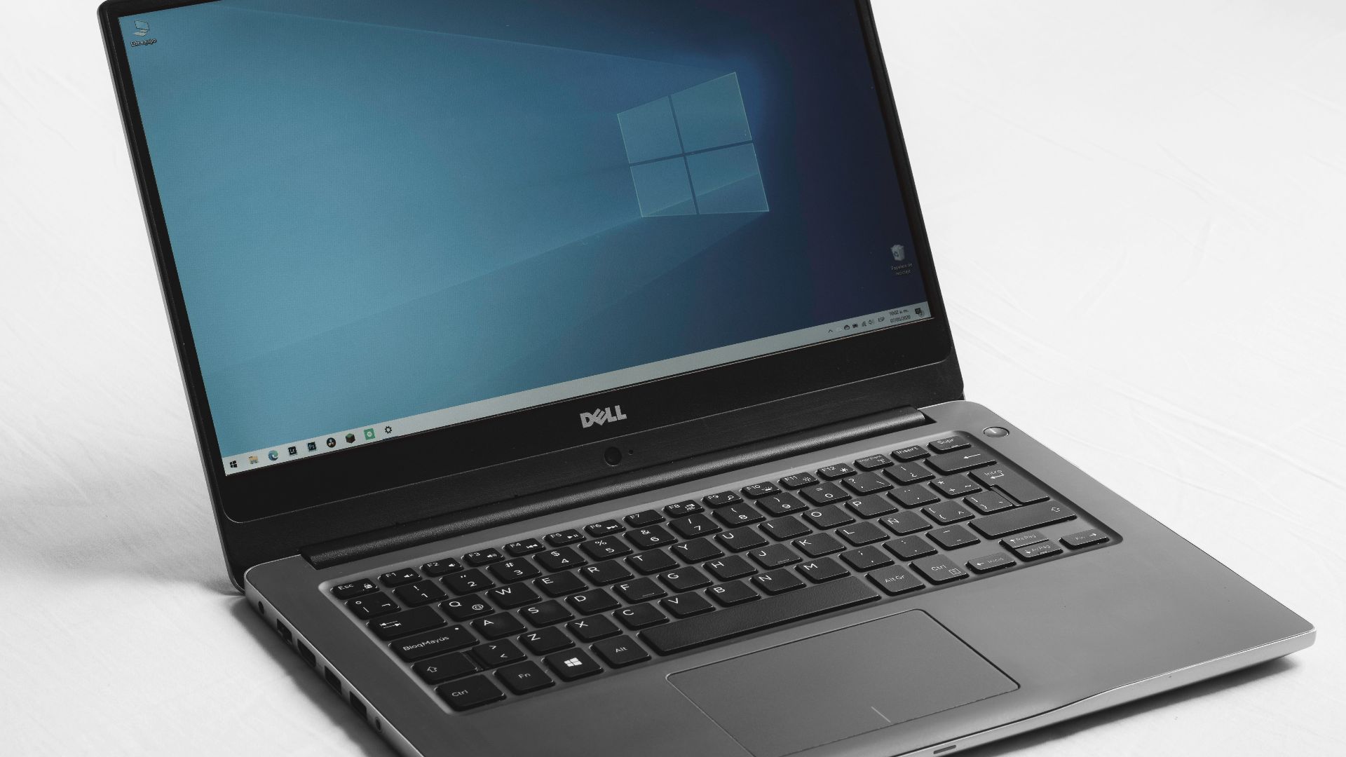 black and silver asus laptop computer