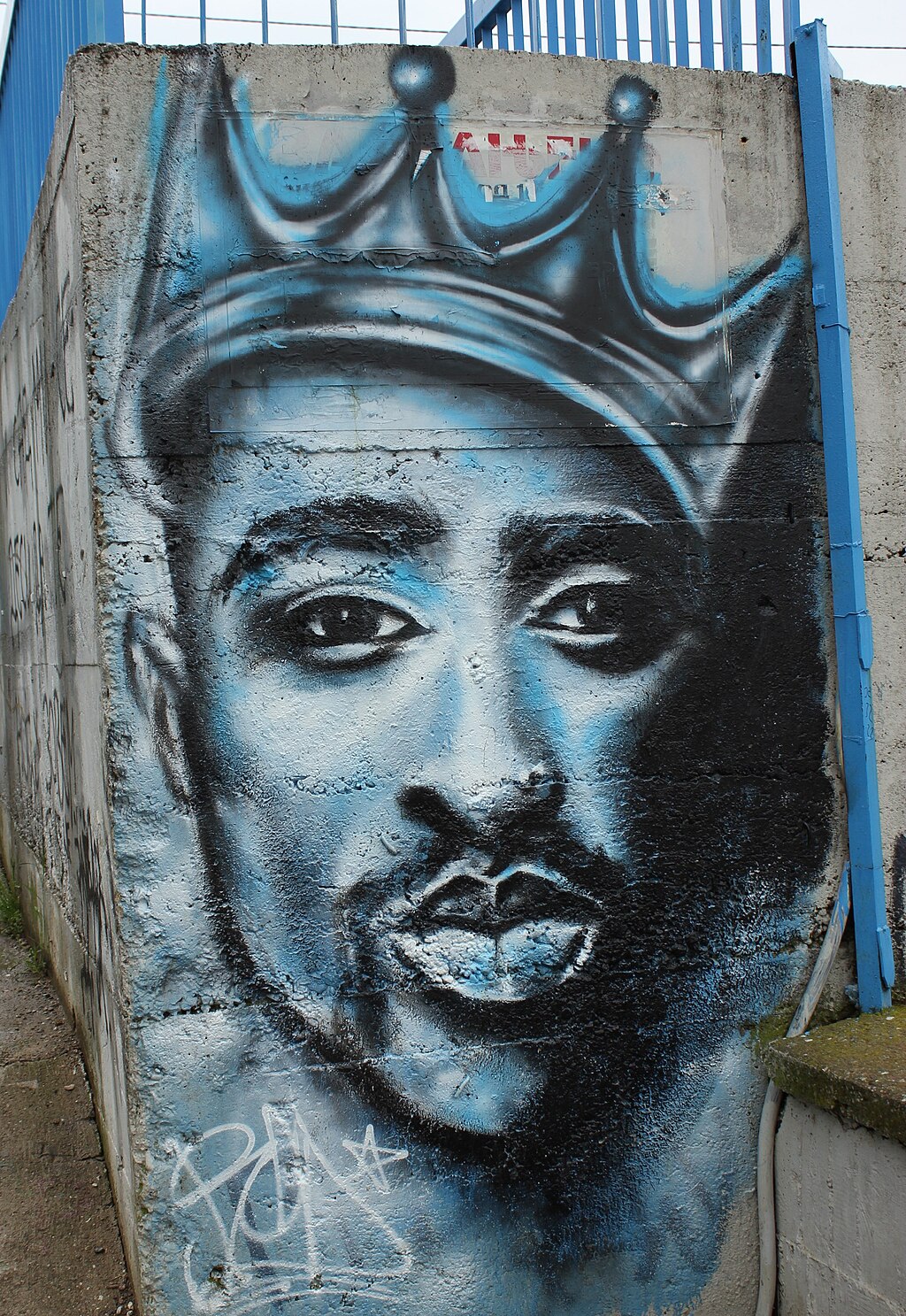 tupacgraffitivlasotinceserbia.jpg