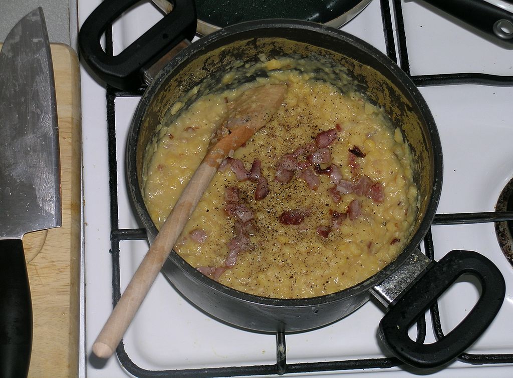 1024Px-Groch Ze Słoniną - Gotowe Danie